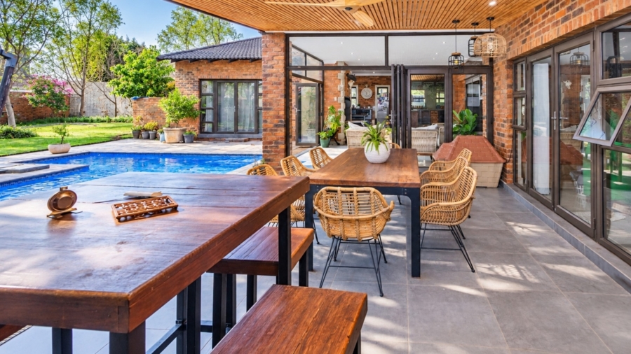 5 Bedroom Property for Sale in Xanadu Nature Estate North West